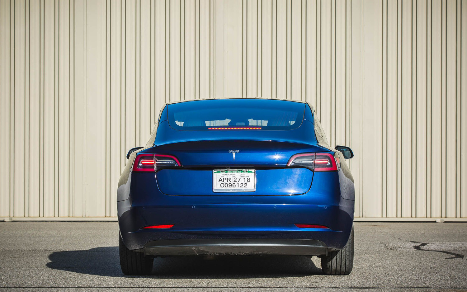 Comparison - Mercedes-Benz EQA 250 Sport 2022 - vs - Tesla Model 3